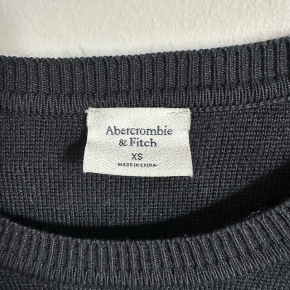 Abercrombie and Fitch Black Long Sleeve heavy knit top - Picture 2 of 2
